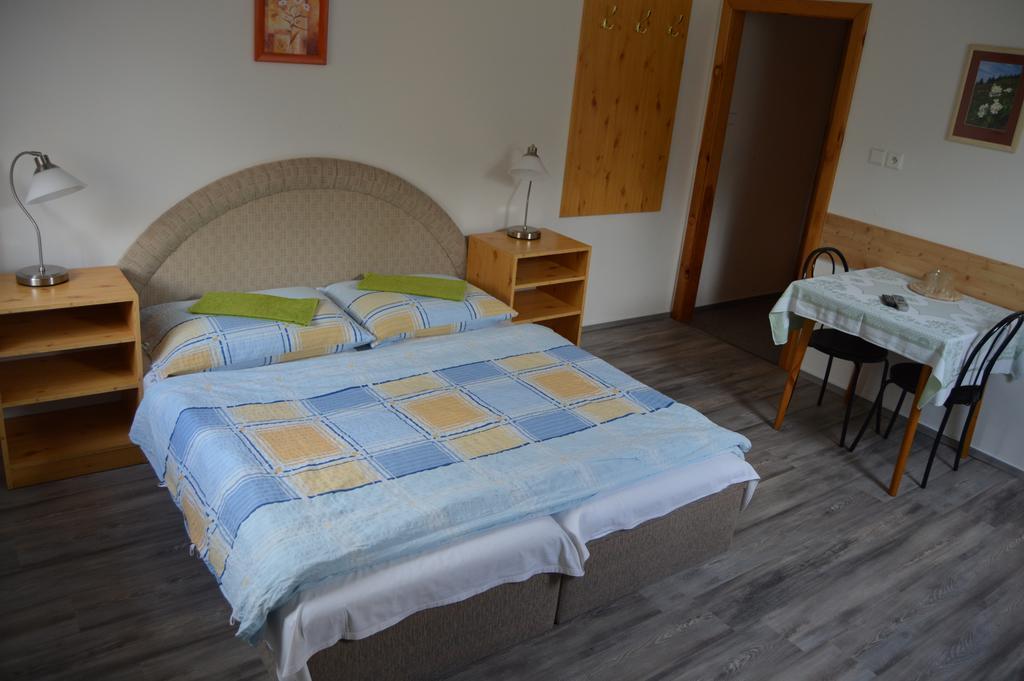 Penzion U Pily Paseky nad Jizerou Δωμάτιο φωτογραφία